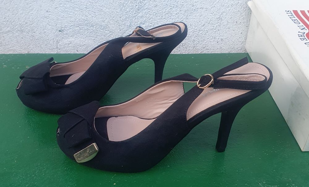 Sandale Jenika nr.39 catifea / Nou