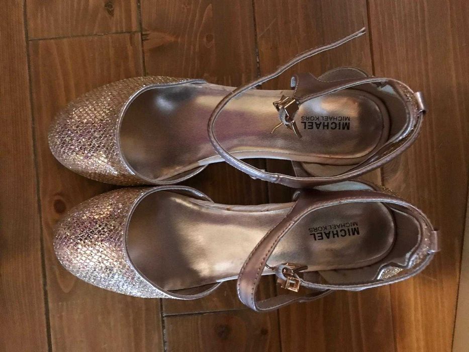 ЧИСТО НОВИ елегантни дамски обувки MICHAEL KORS