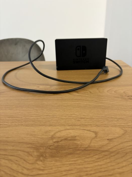 Nintendo Switch с 3 игри и множество аксесоари