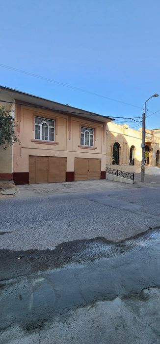 Yunusobood tumani 8 kv yo'lli yuzidi hovli sotiladi 5 hona 2,27 sotih