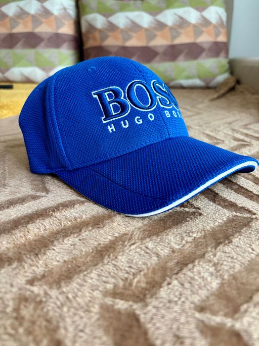 Оригинална шапка HUGO BOSS – нова, без етикет