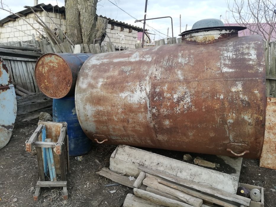 Продам ёмкость под ГСМ 3 куба