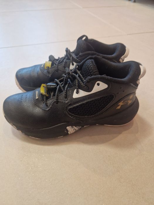 Adidasi Under Armour marimea 36
