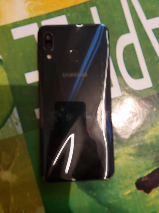 Samsung А30 мобильный телефон