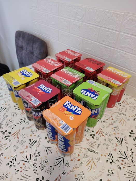 Vând 36 doze Fanta, coca cola