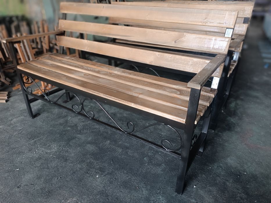 Уличные скамейки