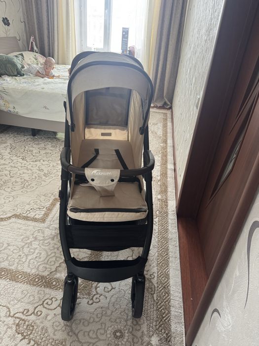 Коляска отличного качества текнум