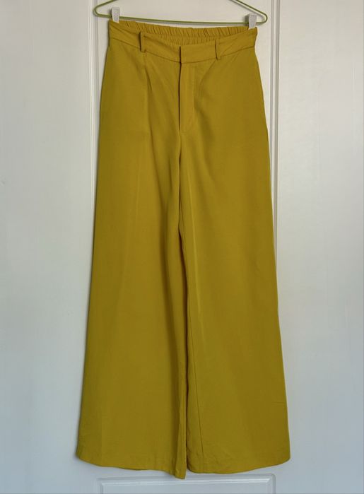 Спортно елегантен костюм Зара