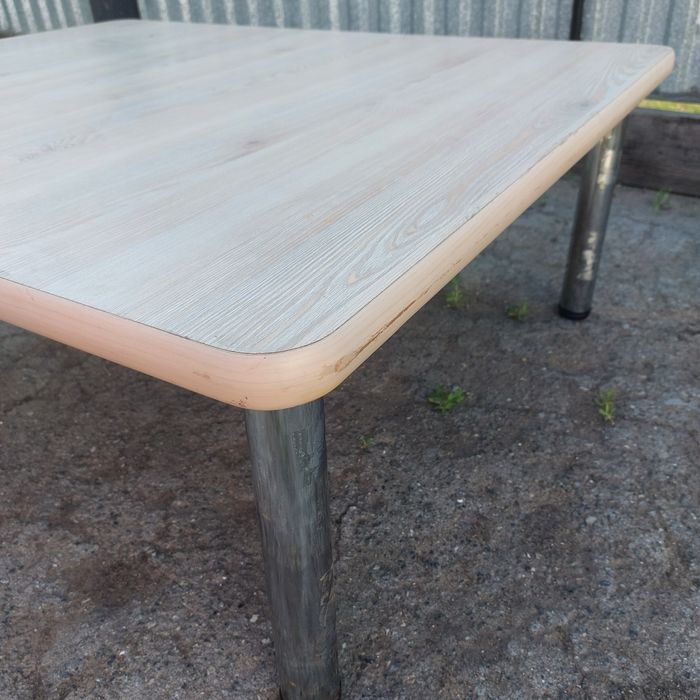 Продам стол из лдсп