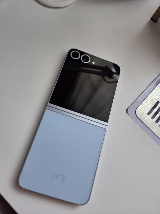 Vand Samsung Z Flip 6