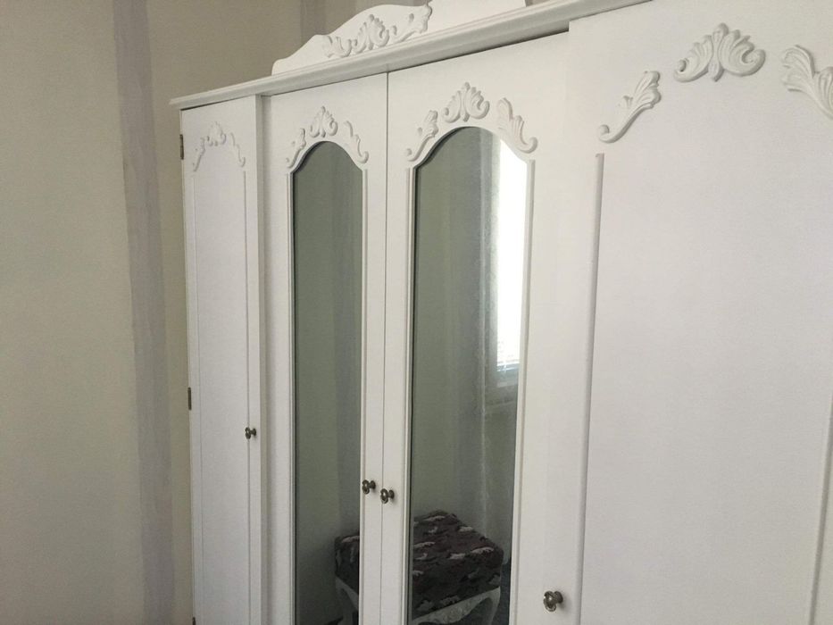 Двуетажна къща .