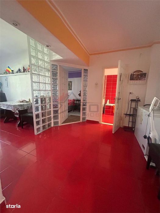 3 camere, etaj 5, bloc din 1982 zona Dacia