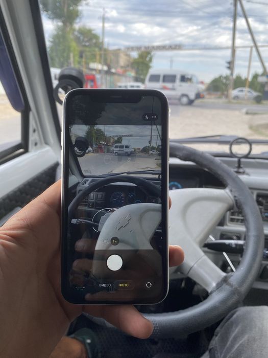 Iphone 11 sotiladi