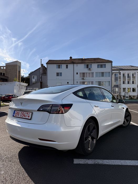TESLA Model 3 2021 — imagine 4