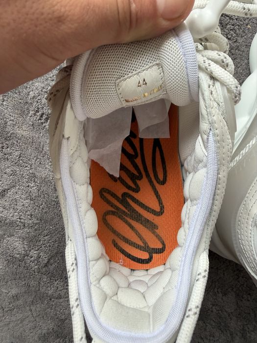 Versace chain reaction