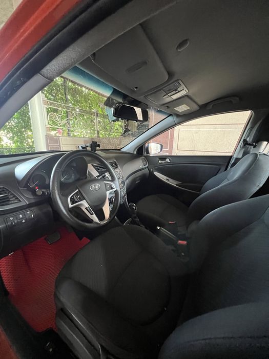 Продается Hyundai accent 2014год