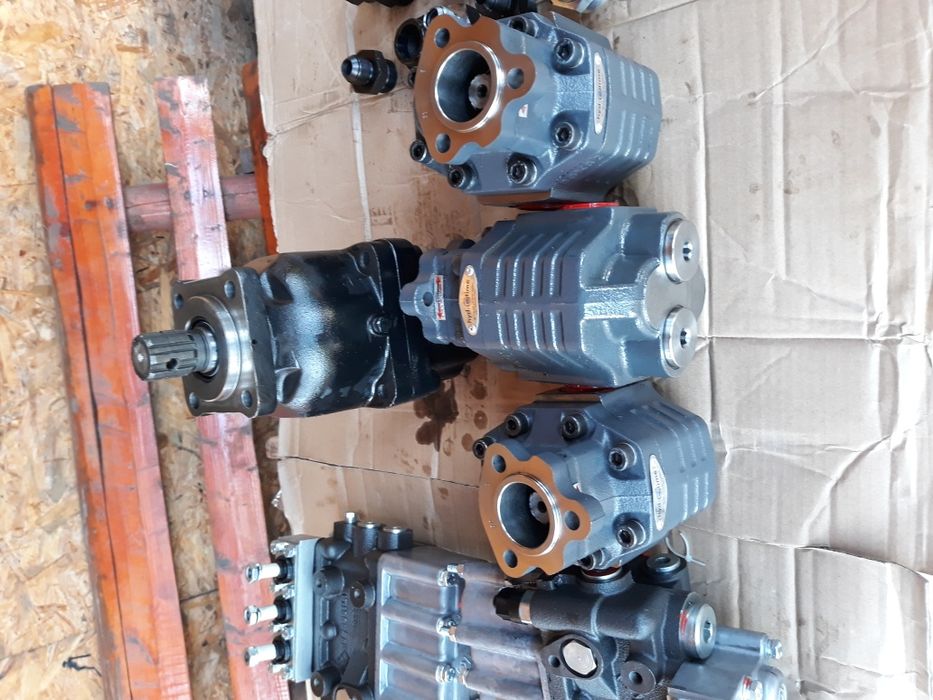 Pompe hidraulice DE basculare 3,5,7 ,10.15,20,40 tone