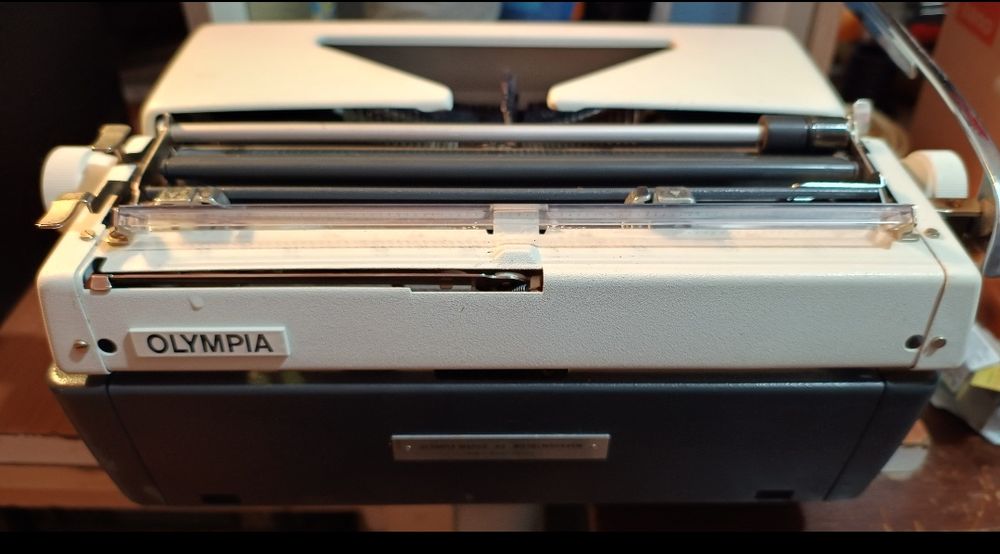 Masina scris de colectie Olympia Monica noua