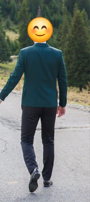 Vând costum de mire