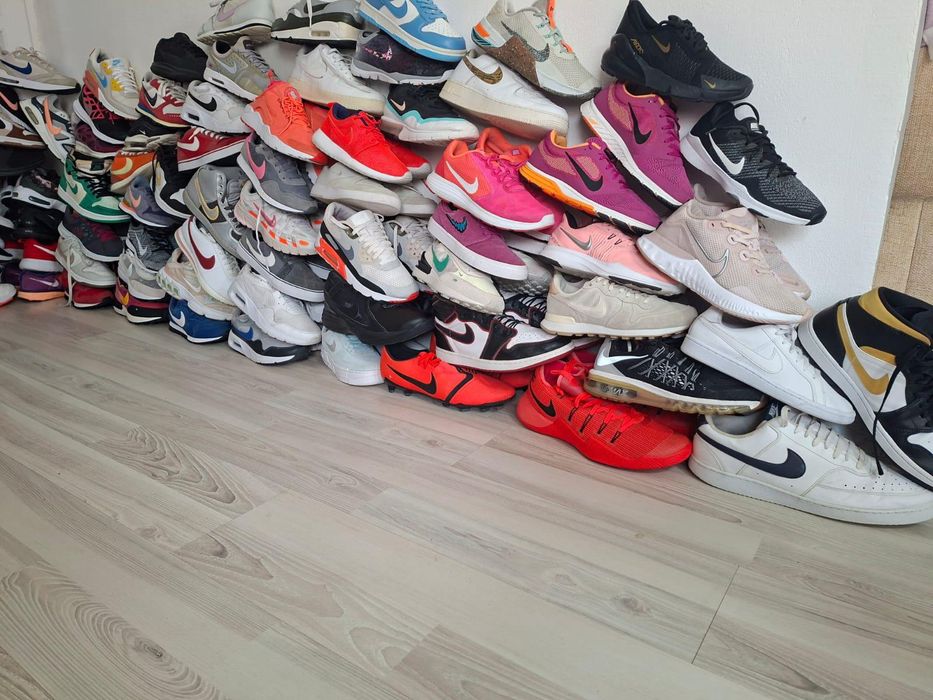 Vând 250 perechi adidași angro calitate extra, mai multe detalii la te