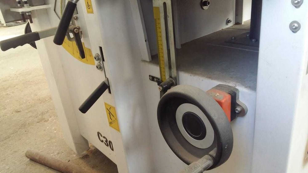 Продам деревообрабатывающий станок