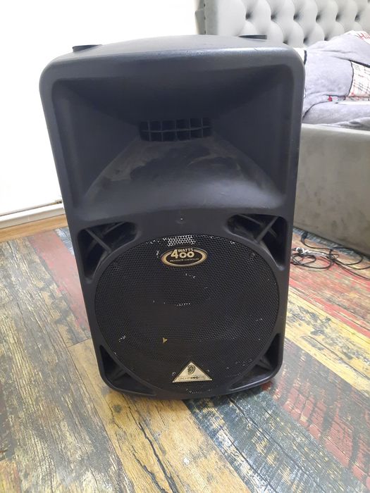 Boxa behringer 400watts processor controlled