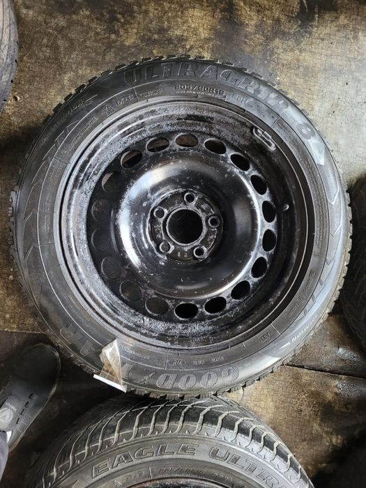 Jante tabla AUDI A4 R16/ Anvelope 205/60/16 M+S
