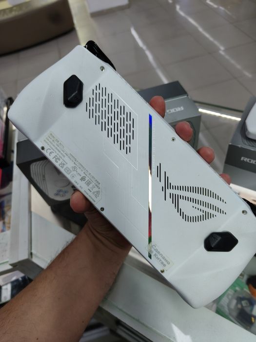 Срочно Asus Rog Ally 512гб б.у