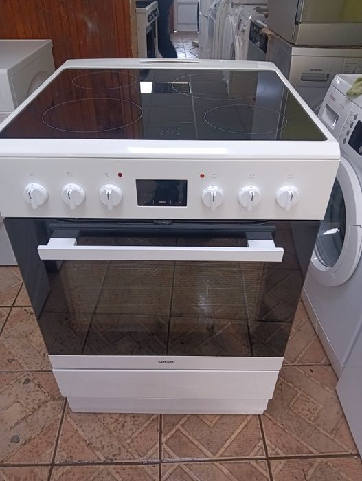 Като нова свободно стояща печка с керамичен плот Gram 2години гаранция