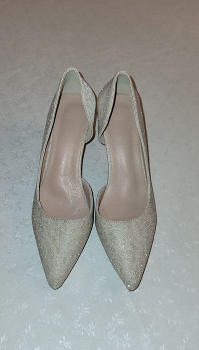 Туфли бежевые новые