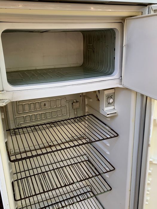 Холодильник бирюса