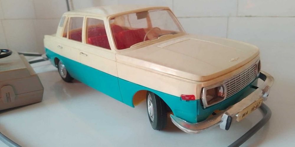 Стара играчка WARTBURG 353 DDR GDR PIKO ANKER 1/15