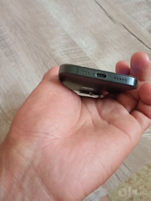 Iphone 15 pro 128 gb qora aybi yo’q hujjat pasport kopiya beriladi