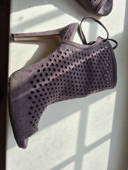 Продам босоножки