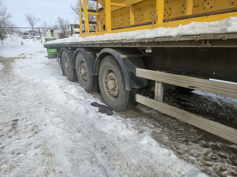 Продам  полуприцеп площадку