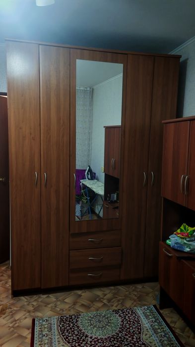 Продам качественный  шкаф