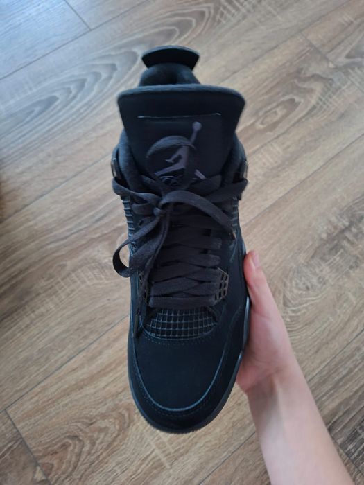 Jordan 4 black cat