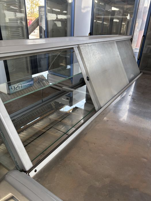 Холодильная витрина