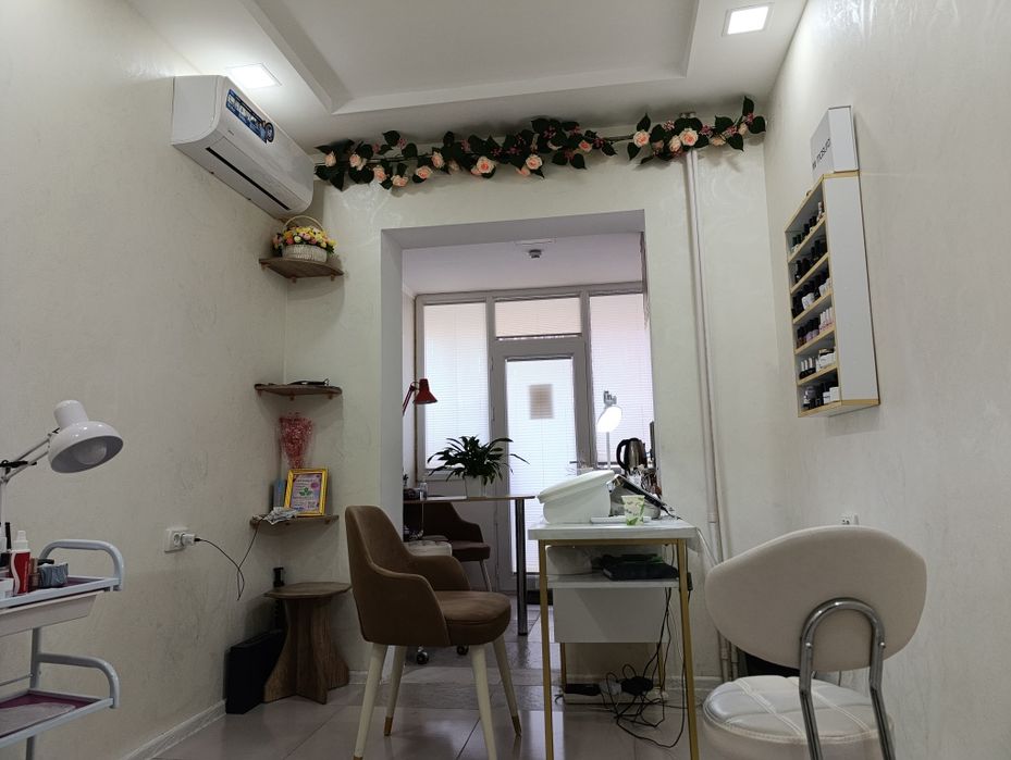 Продается нежилое помещение 43 КВ подвал парковка