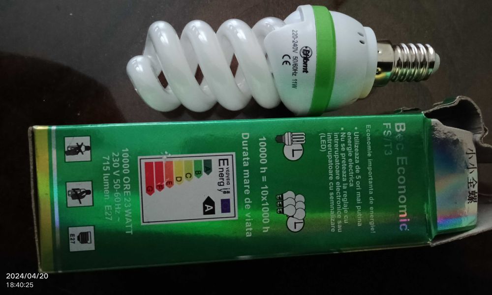 Lot 50 Becuri funcționale cfl / economice