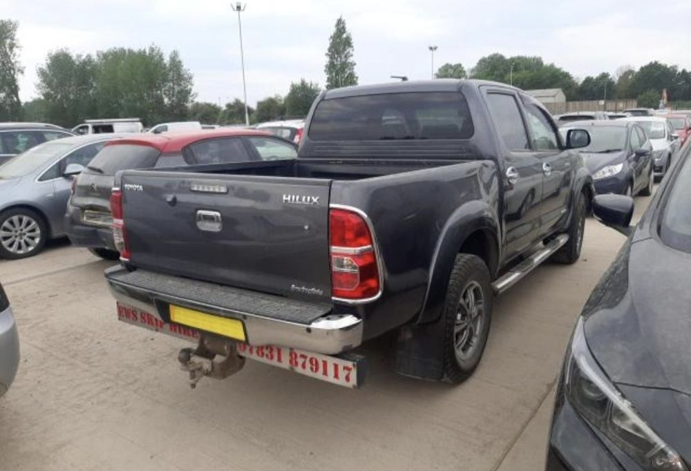 Dezmembrez Toyota Hilux 3.0 1KD-FTV 2012-2016