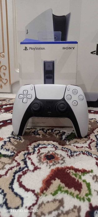 Продам PlayStation 5 Slim с дисководом  1 TB  Отличное состояние