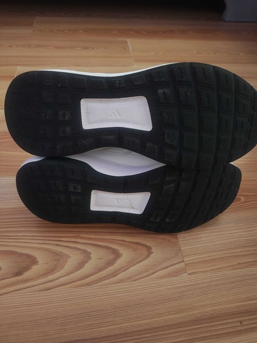 Бели мъжки маратонки Adidas
