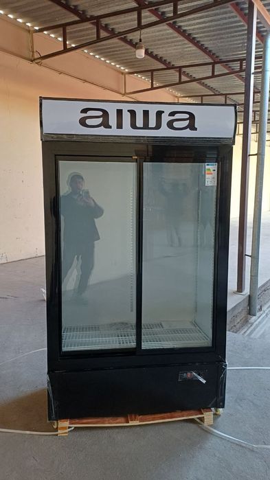 Черный витринный морозильник AIWA LC-660 (660 л) — Стиль и высокая при