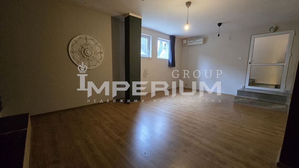 Офис, търговско помещение под наем в района на Операта, гр. Варна