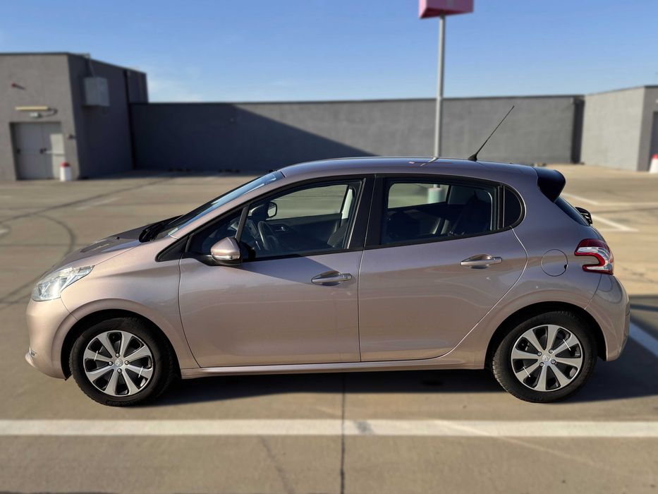 Peugeot 208 1.4 – Automată – 2013 – Euro 5 – Înmatriculată
