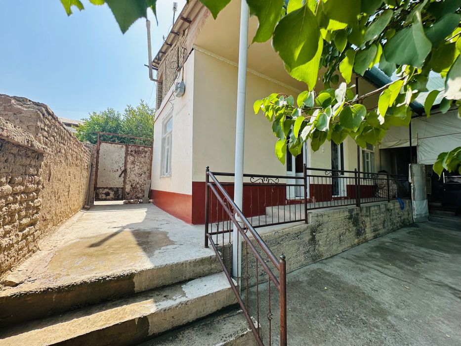 Srochno Sotiladi. 3 sotik 3 xona uyi bor qoshimcha 1 sotik bor