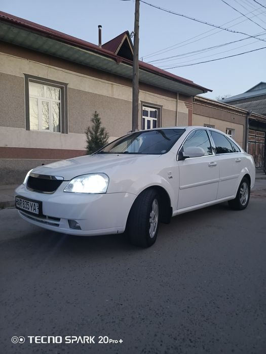 Lasetti 2012 chevrolet