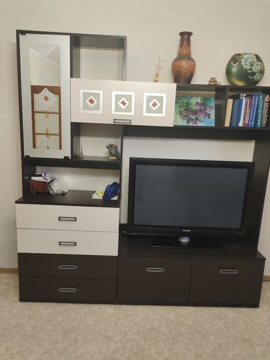 Продам горку в гостиную