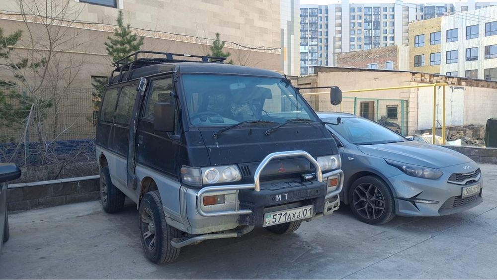 Mitsubishi Delica продам